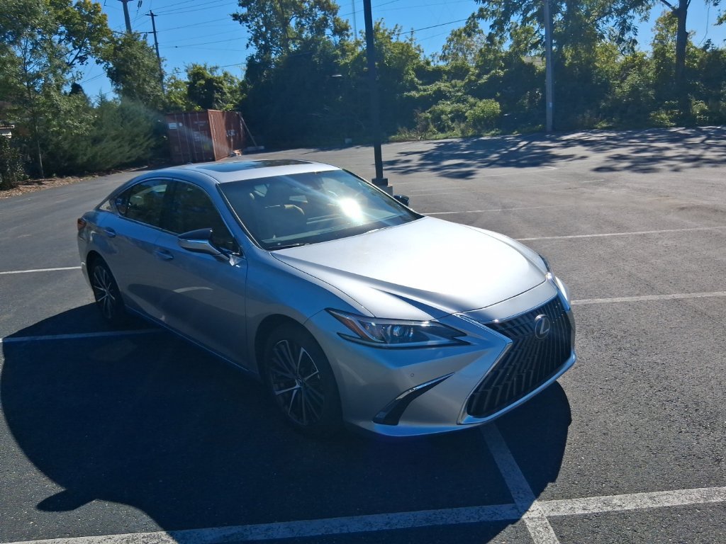 Used 2024 Lexus ES 350 w/ Premium Package FWD image 6