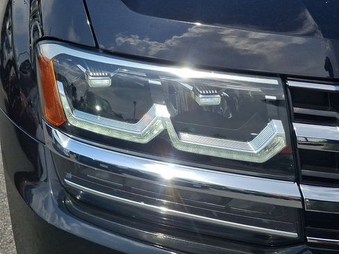 Used 2019 Volkswagen Atlas SE w/ Panoramic Sunroof Package AWD/4WD image 9