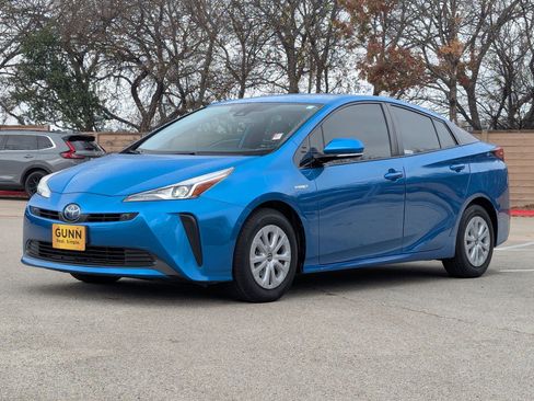 Used 2019 Toyota Prius LE image 8