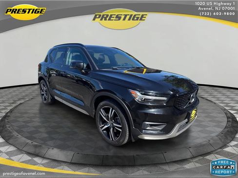 Used 2021 Volvo XC40 T5 R-Design AWD/4WD image 3