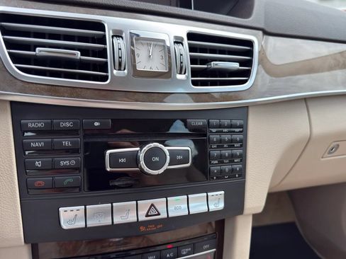 Used 2014 Mercedes-Benz E 350 4MATIC Sedan image 21