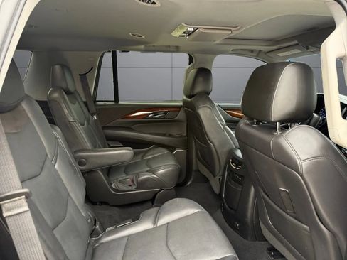 Used 2018 Cadillac Escalade Premium Luxury w/ LPO, Radiant Package AWD/4WD image 21