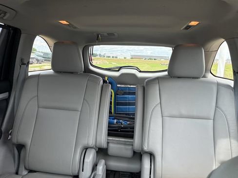 Used 2018 Toyota Highlander XLE FWD image 7