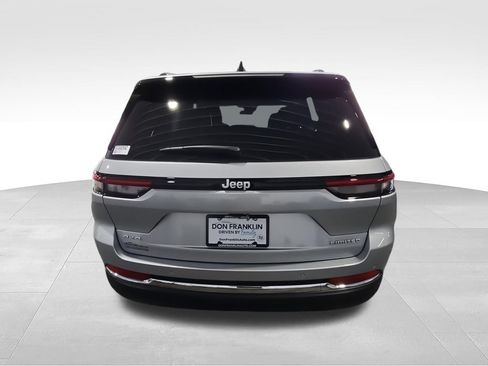 Used 2025 Jeep Grand Cherokee Limited w/ Trailer Tow Package AWD/4WD image 9