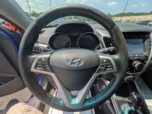 Used 2013 Hyundai Veloster w/ Style Pkg FWD image 13