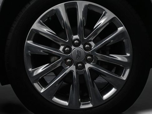 Used 2023 Cadillac XT6 Premium Luxury w/ Technology Package FWD image 10