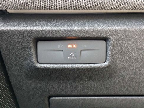 Certified 2025 Volkswagen Tiguan S w/ 18" Wheel Package image 32