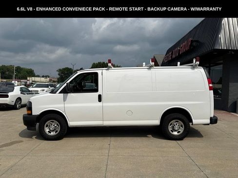 Used 2021 Chevrolet Express 2500 w/ Enhanced Convenience Package RWD image 3