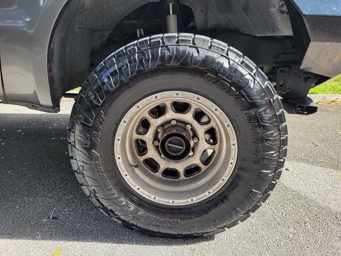 Used 2003 Ford F250 XLT image 12