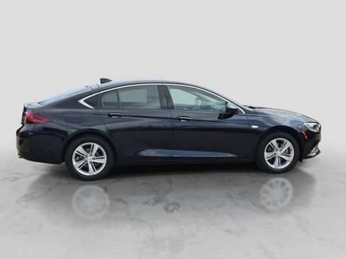 Used 2018 Buick Regal Preferred FWD image 9