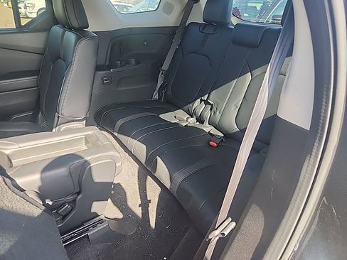 Used 2023 Honda Pilot Touring image 25