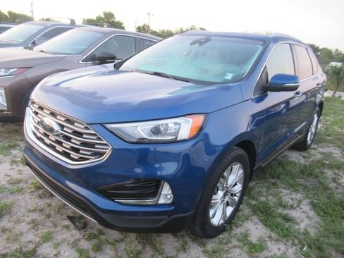 Used 2020 Ford Edge Titanium FWD image 3