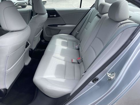Used 2017 Honda Accord EX-L image 8