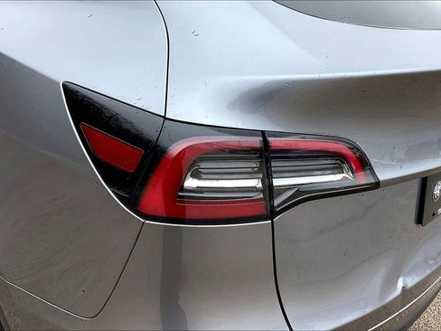 Used 2024 Tesla Model Y Long Range image 22