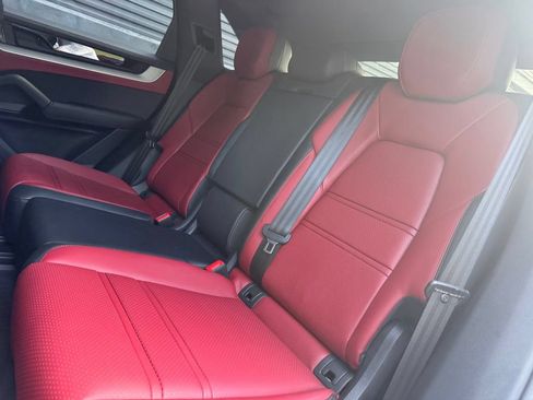 Certified 2026 Porsche Cayenne AWD/4WD image 21