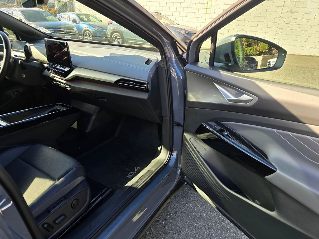 Used 2023 Volkswagen ID.4 Pro S AWD/4WD image 10