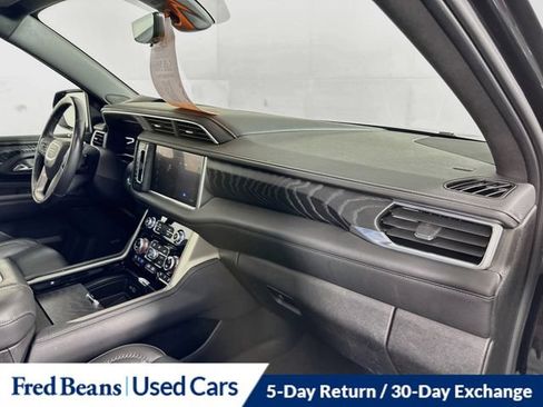 Used 2022 GMC Yukon XL Denali w/ Advanced Technology Package AWD/4WD image 40