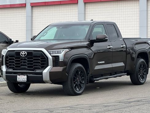 Used 2023 Toyota Tundra Limited w/ TRD Off-Road Package AWD/4WD image 10