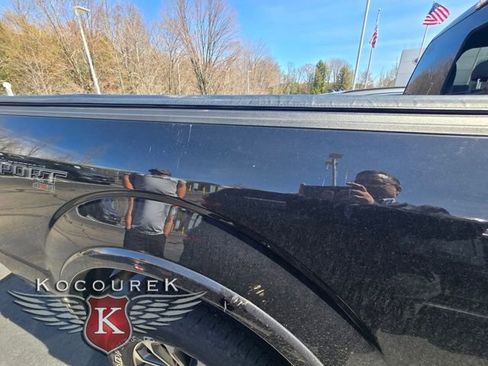 Used 2019 Ford F150 XLT w/ Equipment Group 302A Luxury image 12