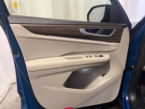 Certified 2025 Volkswagen Atlas SEL image 10