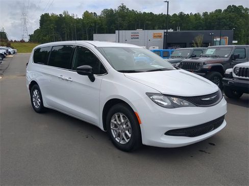 New 2026 Chrysler Voyager LX image 21