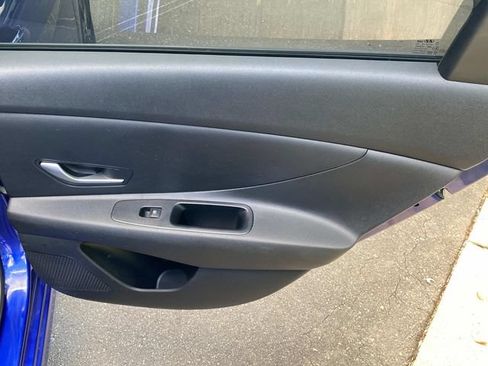 Used 2023 Hyundai Elantra Blue FWD image 33