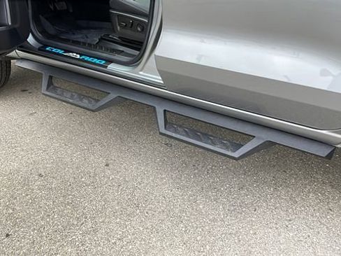 Used 2024 Chevrolet Colorado LT w/ LT Convenience Package III image 29