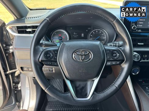 Used 2022 Toyota Venza XLE AWD/4WD image 31