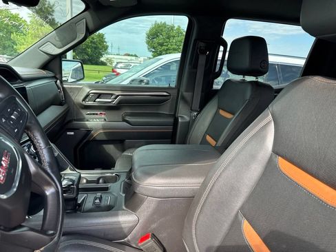 Used 2024 GMC Sierra 1500 AT4 w/ Technology Package AWD/4WD image 16