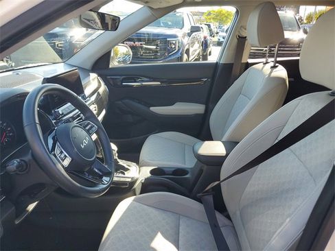 Certified 2023 Kia Seltos EX image 17
