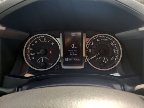 Used 2021 Toyota Tacoma SR5 RWD image 27