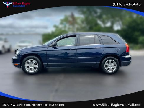 Used 2006 Chrysler Pacifica Touring AWD/4WD image 2