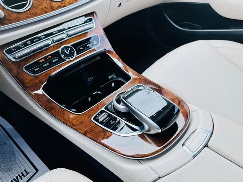Used 2019 Mercedes-Benz E 300 4MATIC image 22