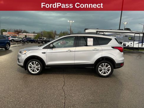 Used 2019 Ford Escape SEL image 2