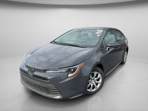 Used 2026 Toyota Corolla LE FWD image 13