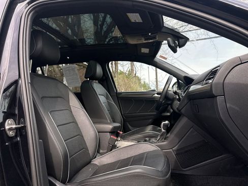 Used 2023 Volkswagen Tiguan SEL R-Line image 15