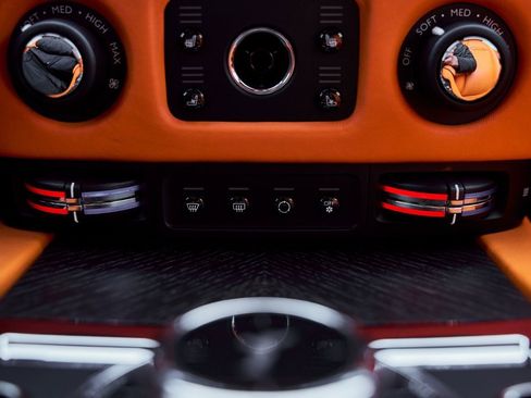 Used 2019 Rolls-Royce Wraith image 66