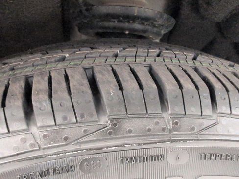 Used 2023 Buick Enclave Essence w/ Experience Buick Package AWD/4WD image 5