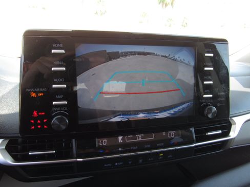 Used 2023 Toyota Sienna LE FWD image 18