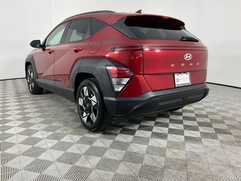 Used 2025 Hyundai Kona SEL FWD image 4