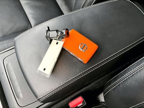 Used 2023 Volvo XC40 B4 Plus w/ Driver Assist Package image 13