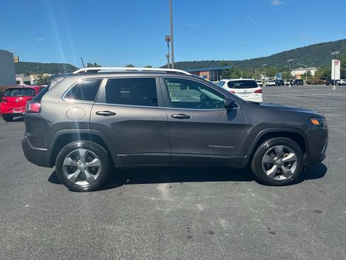 Used 2019 Jeep Cherokee Limited AWD/4WD image 4
