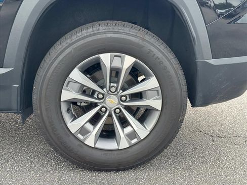 Used 2026 Chevrolet Equinox LT FWD image 9