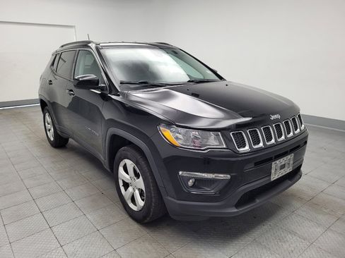 Used 2019 Jeep Compass Latitude w/ Cold Weather Group AWD/4WD image 13