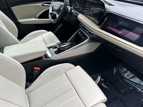 Used 2025 Audi Q5 Prestige AWD/4WD image 16