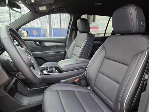 Used 2025 Buick Enclave Preferred image 27