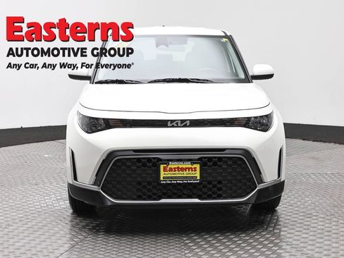 Used 2024 Kia Soul LX w/ Option Group 015 FWD image 2
