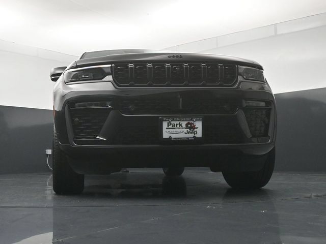 Used 2026 Jeep Grand Cherokee Limited AWD/4WD image 19