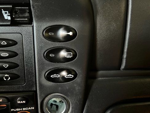 Used 2003 Porsche 911 Carrera 4 AWD/4WD image 25