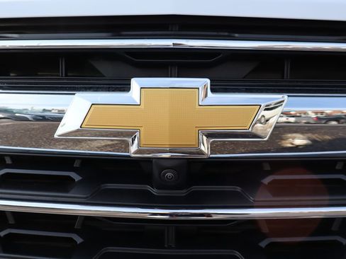 New 2026 Chevrolet Traverse LT w/ Driver Confidence Package AWD/4WD image 8